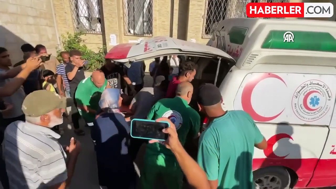 İsrail, Gazze'de sivillerin sığındığı okulu vurdu: 16 Filistinli can verdi