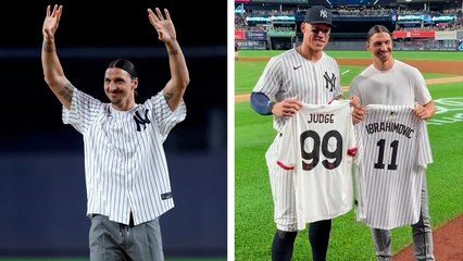 Zlatan Ibarhimovic se pone la casaca de los Yankees para lanzar la primera bola del partido ante Blue Jays