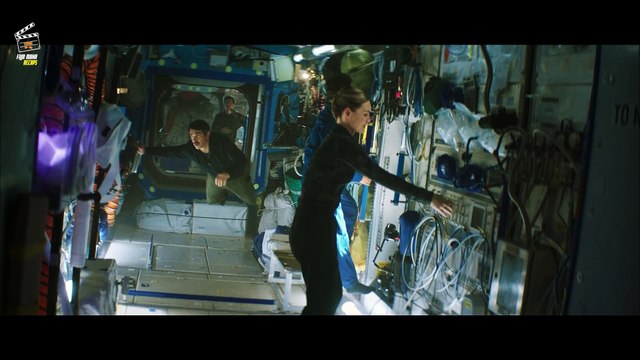 Scientists In Space Are the Only Humans Left Alive After the War Destroyed Earth (1)