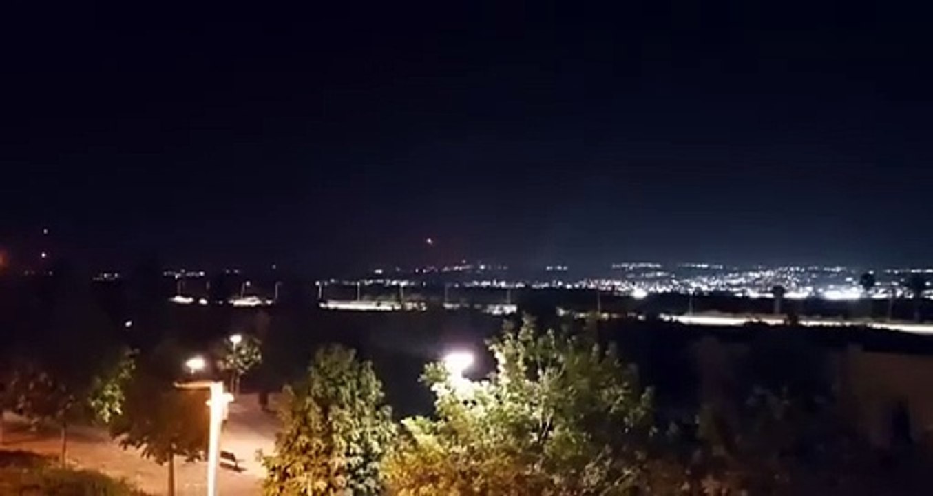 رشقة صاروخية كبيرة  يطلقها حزب الله صوب الاحتلال