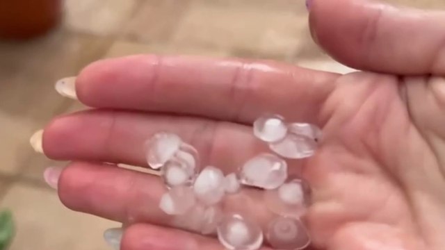 Fuertes aguaceros y caída de granizo sorprenden a vecinos de Heredia