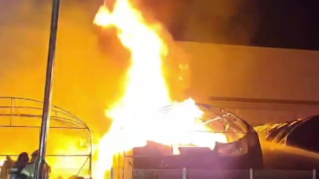 충북 청주 공장서 방화 추정 불...40대 용의자 검거 / YTN