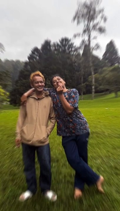 bersama adik