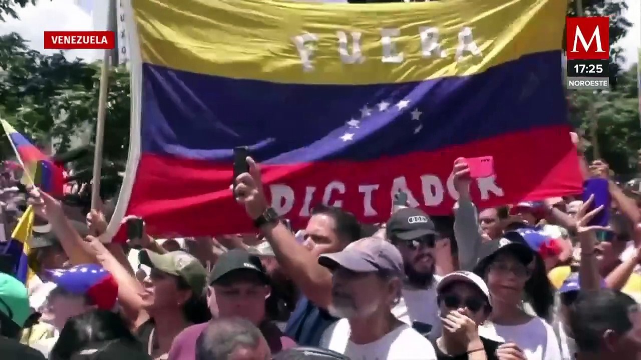 La opositora venezolana, María Corina Machado, se una a las manifestaciones contra Nicolás Maduro