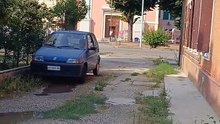 tricomi rodolfo che mi mette la sua auto davanti alle mie due finestre di cucina e bagno