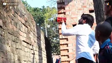 इसे कहते है सांपों के बिल में हाथ डालना, देखिए एक साथ नाग नागिन का रुद्र रूप..Very Angry Nag Nagin