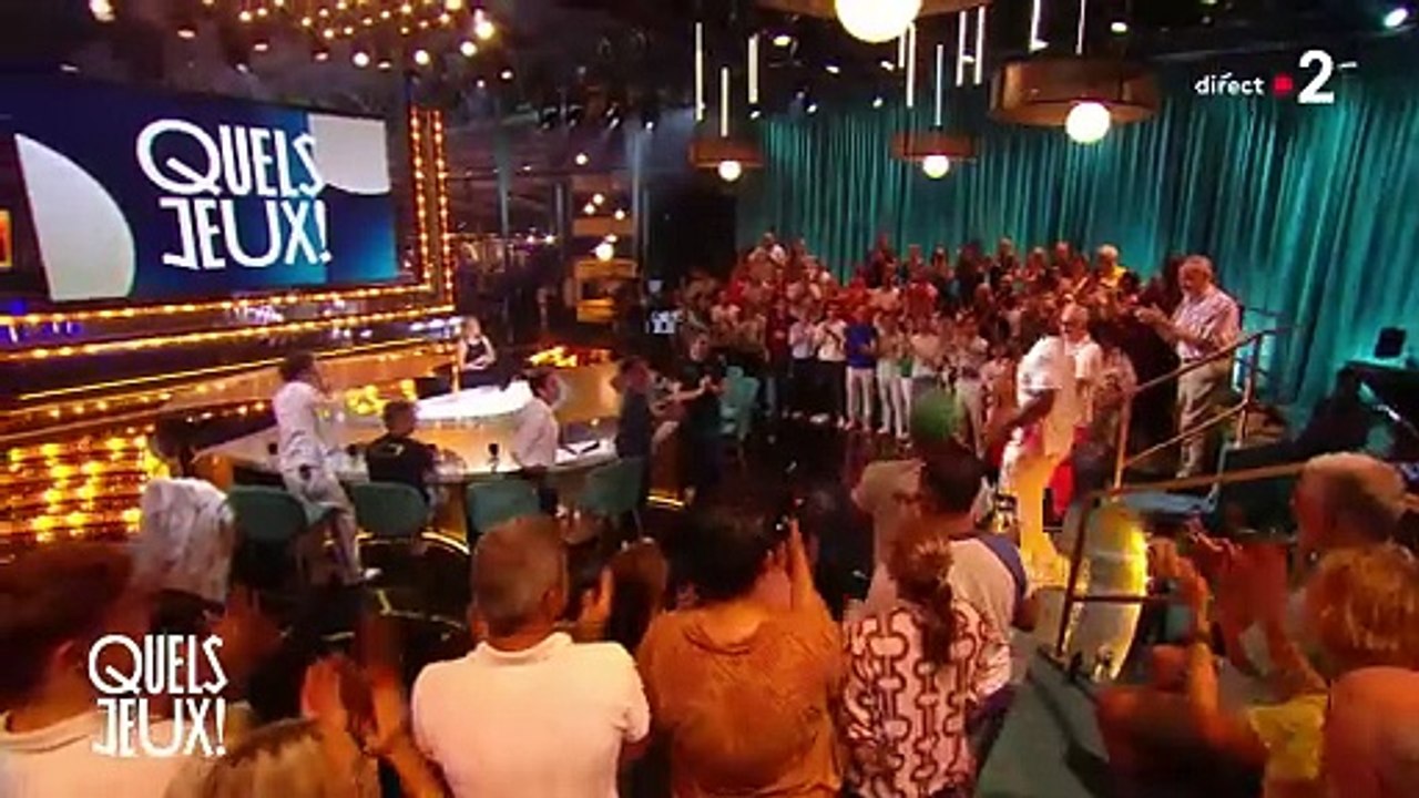 JO - Regardez l'arrivée triomphale du judoka Teddy Riner, longuement applaudi, hier soir sur le plateau de l'émission "Quels Jeux" sur France 2 - VIDEO