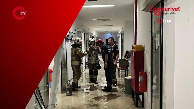 Bakırköy Prof. Dr. Murat Dilmener Acil Durum Hastanesi yeni doğan yoğun bakım ünitesinde tavan çöktü