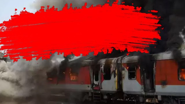 Vizag Railway Station లో అగ్నిప్రమాదం..కొనసాగుతున్న రెస్క్యూ ఆపరేషన్ | Oneindia Telugu