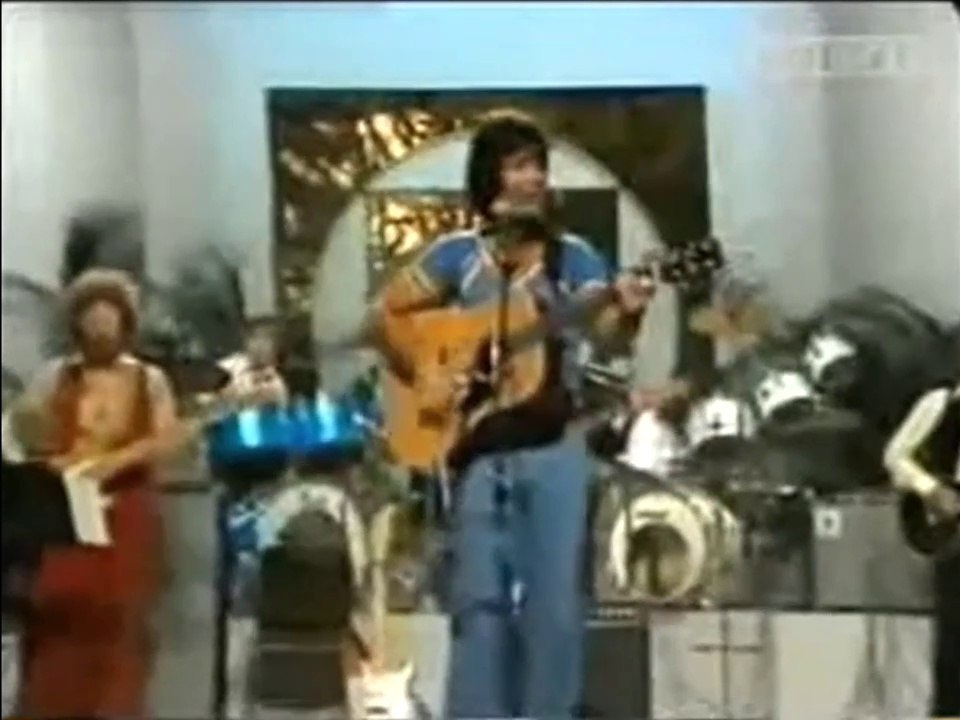 Medley by Cliff Richard : THE YOUNG ONES - SUMMER HOLIDAY-LIVING DOLL - live performanve (1977)