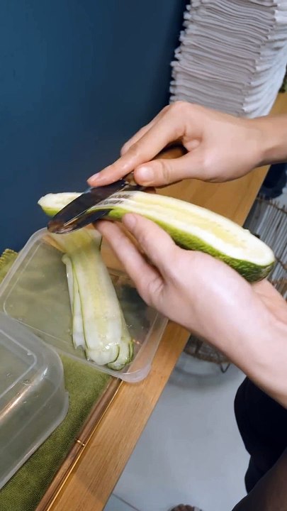 ASMR Vietnamese VIP Massage Ear Cleaning Shave and Head Massage shorts