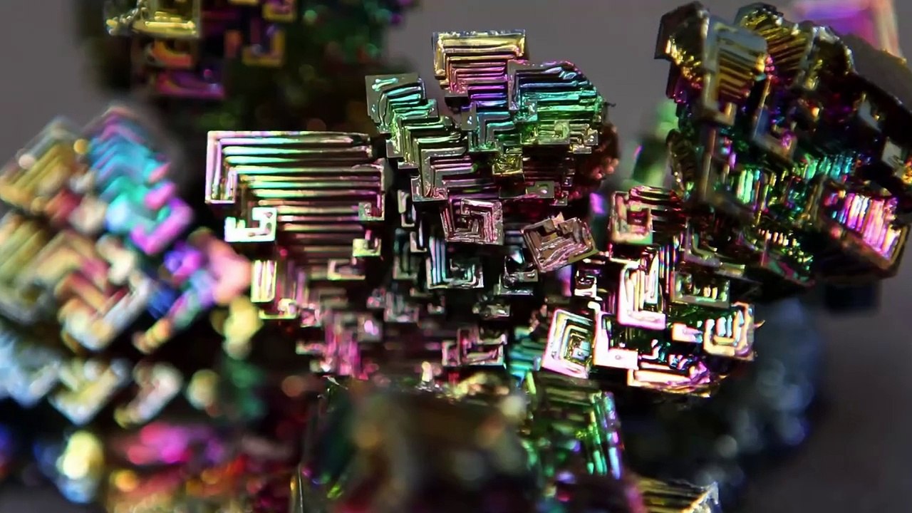 Wieso wir iPhone 15 und Co. nicht brauchen! – Tech like Vera über unnötigen Handy-Hype