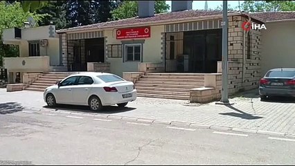 Otomobil traktöre çarptı: 2 ölü, 3 yaralı
