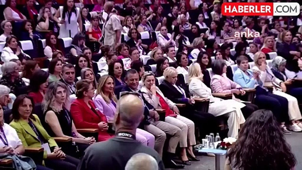 CHP Genel Başkanı Özgür Özel, Kadın Kolları Kurultayı'nda konuştu