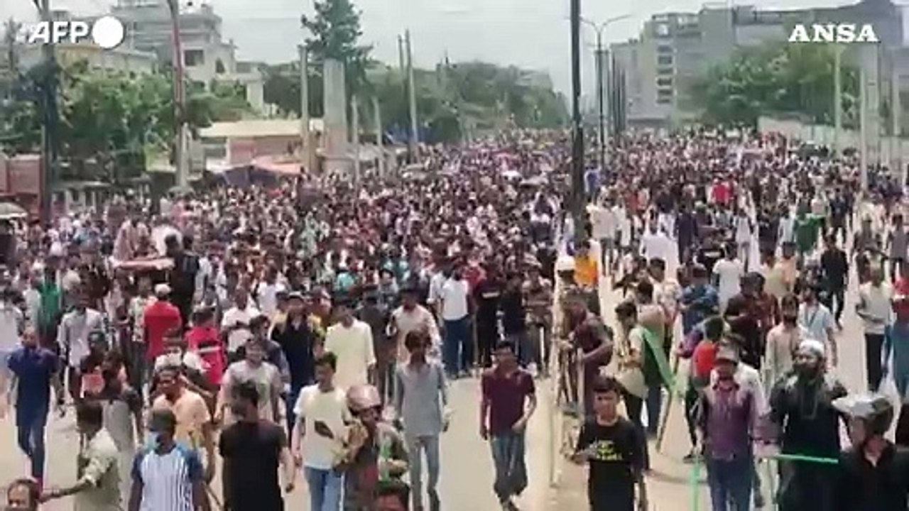 Bangladesh, almeno 50  morti in proteste anti-governative