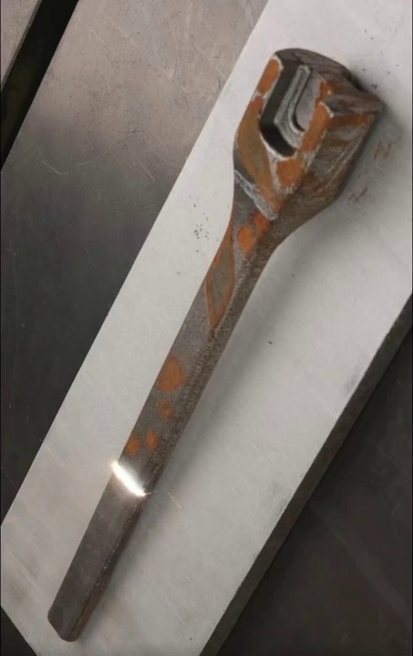 Remove rust from metals instantly with laser
