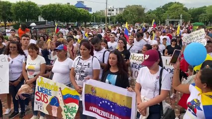 Download Video: Miles de venezolanos protestan en Colombia contra Nicolás Maduro