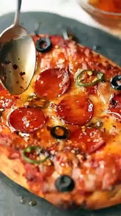 Hot Honey Garlic Flatbread Pizza