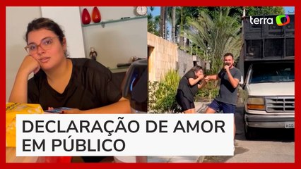 Homem contrata mini trio elétrico para celebrar aniversário da noiva