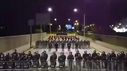 LOOP HUGO CHAVEZ ESTATUA