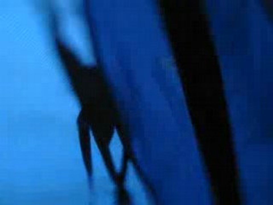 voyage intersideral dans une tente + percus mecanicaines