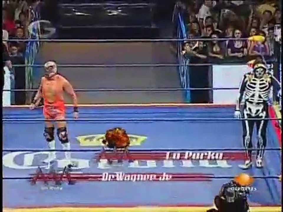 Dr. Wagner Jr. & La Parka vs. Los Maniacos ( 2010.05.31 @ AAA Sin Limite Leon )