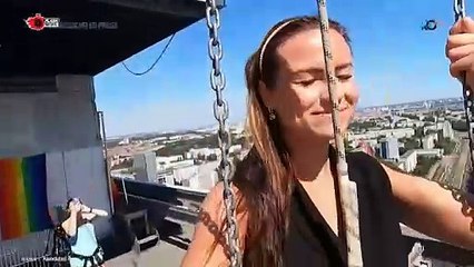 BERLIN MENAWARKAN ATRAKSI BARU BAGI PECANDU ADRENALIN, AYUNAN TINGGI 120 M DIATAS TANAH