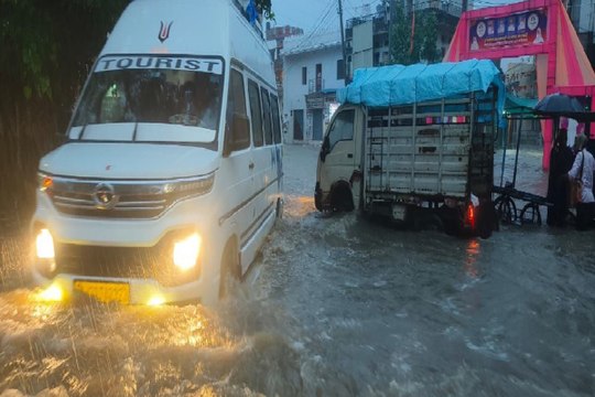Monsoon Rain : रिमझिम बूंदों से गुलाबी हुआ जयपुर, प्रदेश में जमकर बरसे मेघ