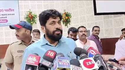 श्रेयवादाची लढाई : पालकमंत्र्यांसमोर बच्चू कडू-रवी राणांमध्ये