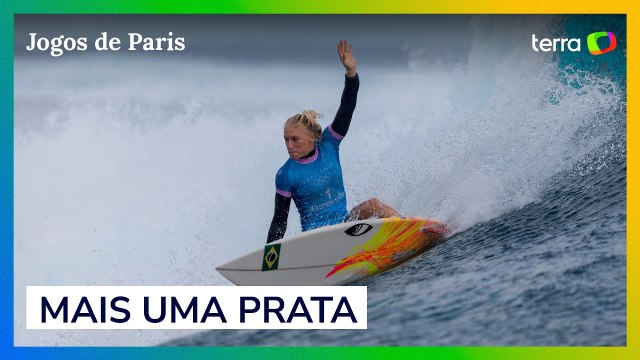 Tati Weston-Webb leva a prata no surfe dos Jogos de Paris