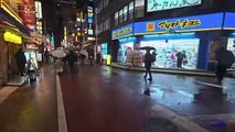 Tokyo Heavy Rain Mini Night Walk in Shinjuku, Japan