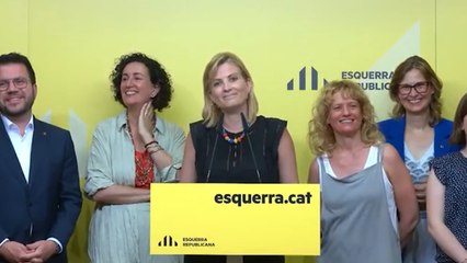 Raquel Sans responde "¿No podemos subtitular?" ante la petición de resumir en castellano el preacuerdo catalán