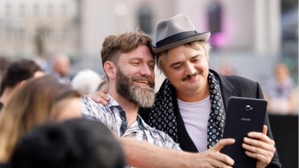 GALA VIDEO - Pete Doherty réconcilié avec son fils aîné, Astile : “C’est sûr, je ne gagnerai pas le prix du meilleur père”