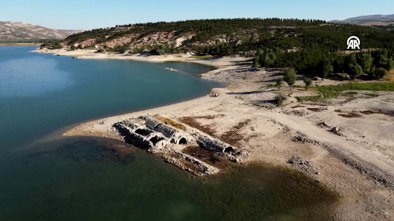 Barajda su çekildi, Selçuklu hanı ortaya çıktı