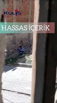 Yaşlı adam sokakta oyun oynayan çocuğu istismar etti! O anlar kamerada