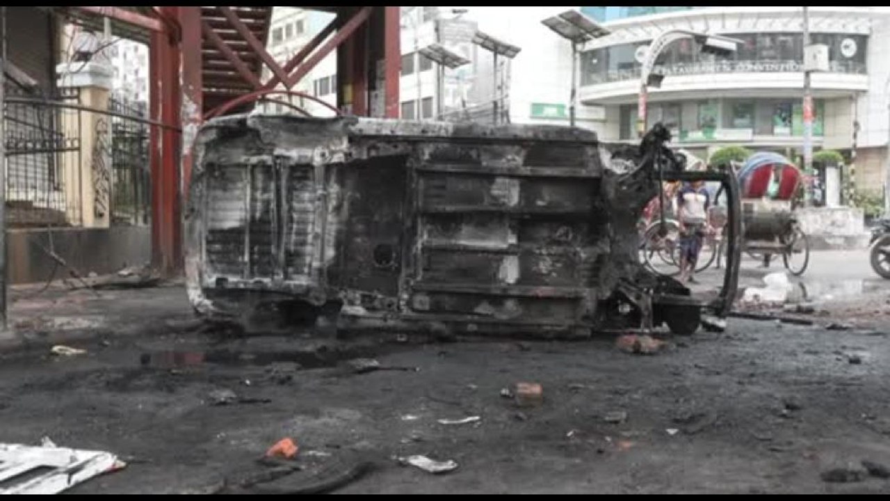 Bangladesh, almeno 300 morti in proteste antigovernative