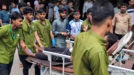 Bangladesh, almeno 300 morti in proteste antigovernative