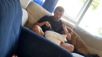 Hilarious moment: Dog protests when dad eats dinner without sharing