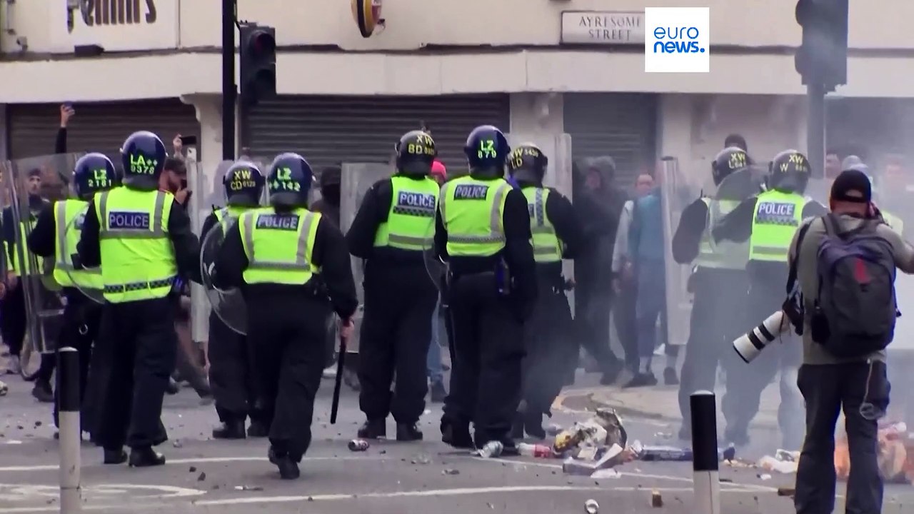 Gewaltsame Ausschreitungen: Premier Starmer verurteilt rechtsextreme Gewalt