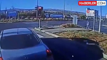 Bingöl'de 5 kişinin yaralandığı kaza anı otobüs kamerasına yansıdı