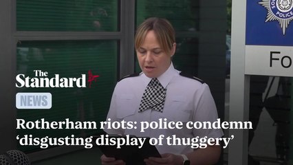 Скачать видео: Rotherham Riots: Police Condemn ‘disgusting display of thuggery’ That Left 12 Officers Injured