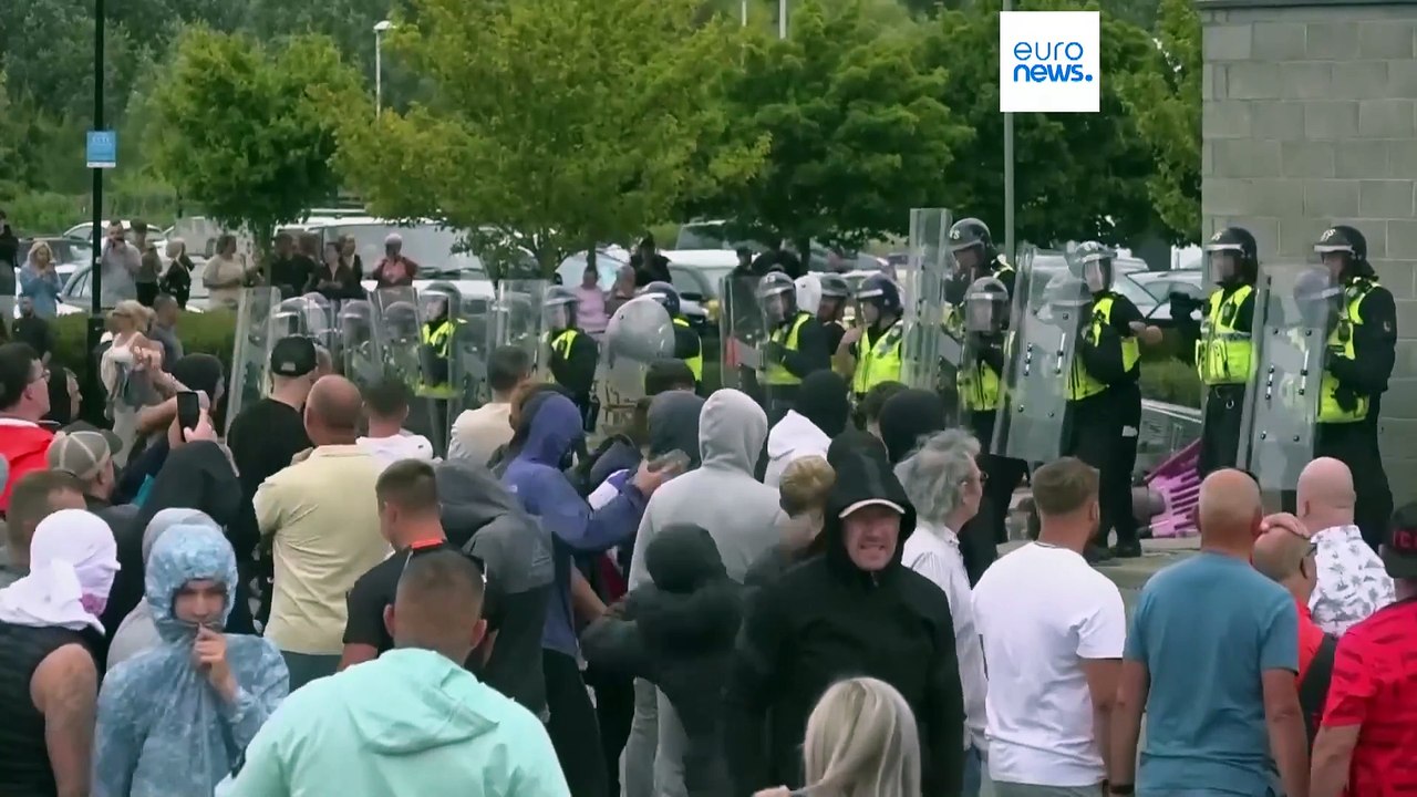 جلسه کبری دولت بریتانیا برای مهار خشونت‌ها؛ استارمر «اوباشگری راست افراطی» را محکوم کرد