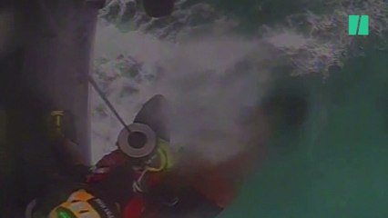 El espectacular rescate de la Guardia Costera estadounidense a dos marineros  en medio del huracán Debby