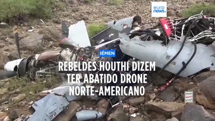 Rebeldes Houthi atingem navio porta-contentores com míssil