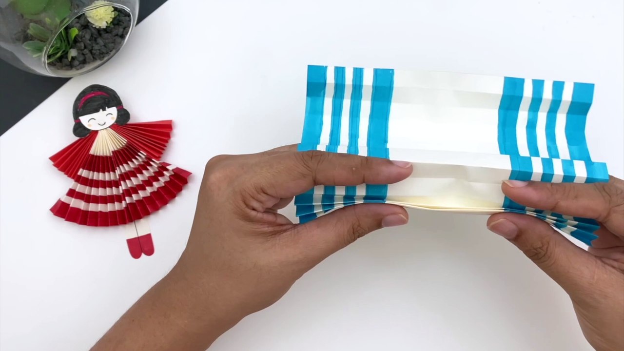 Paper Doll Craft / How to Make Doll With Paper At Home / Paper Craft / Easy Paper Doll