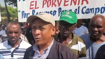 Productores de cebolla protestan frente al Palacio Nacional