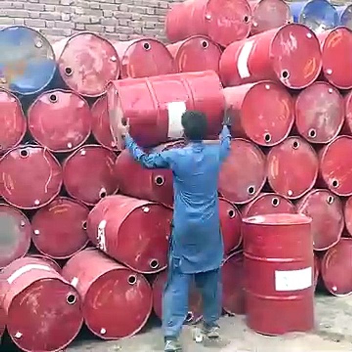 Process of Metal Oil Drum Recycling Traditional Manufacturing Steel Pipe From Steel Oil Drum Factory