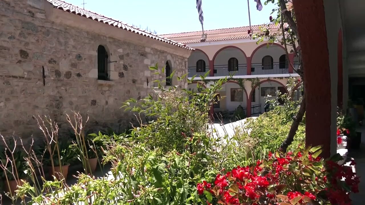 Συνέντευξη με τον Ηγούμενο της Ι. Μ. Οσίου Δαυίδ στην Εύβοια – Τα θαύματα που έζησαν στην φωτιά του ’21 και που ζουν καθημερινά!