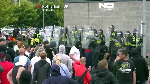 Protesters attack hotel housing asylum seekers in UK as anti-immigration protests spread