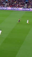 Iniesta doing Iniesta things